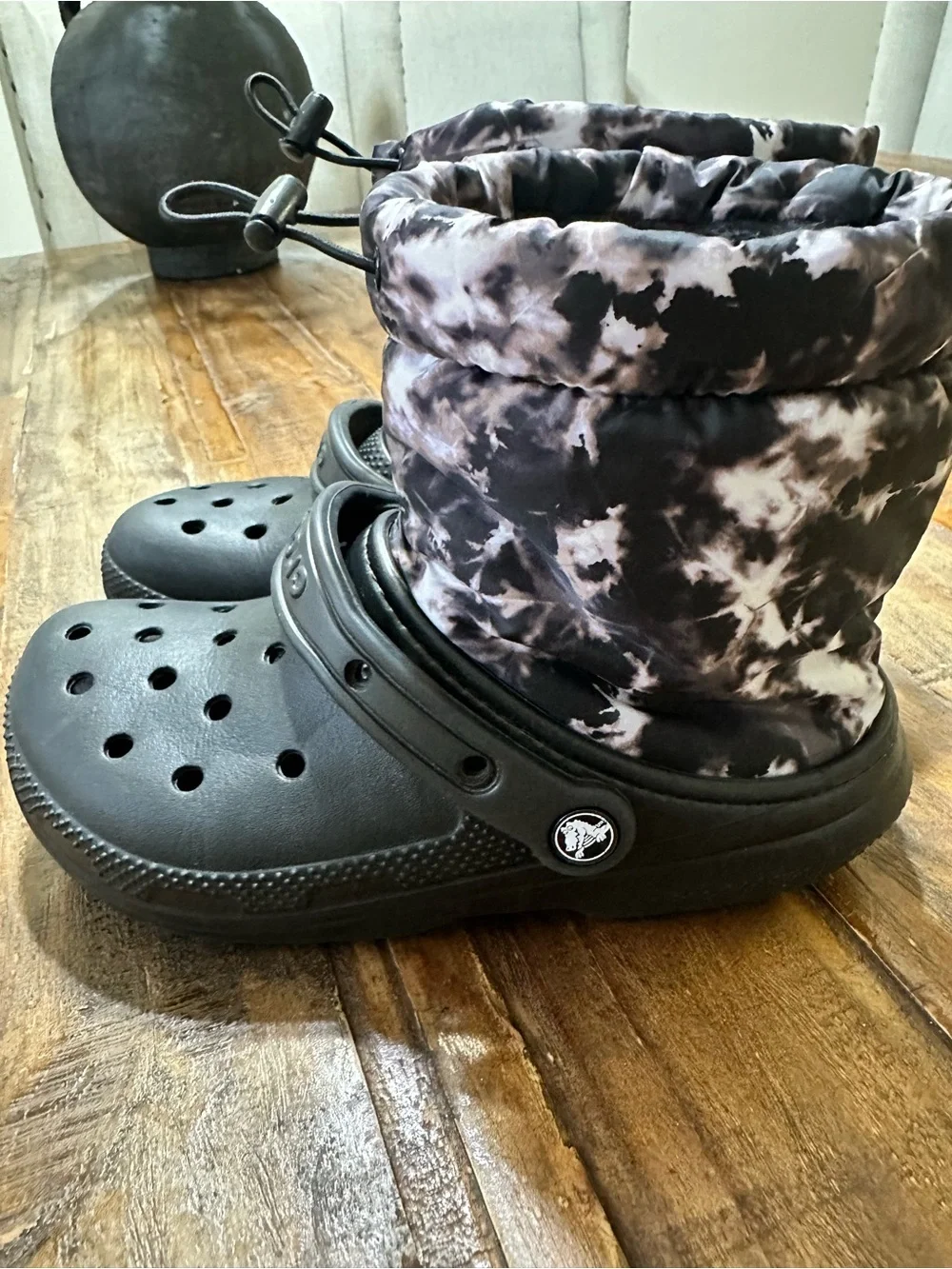 CROCS womens Black Tie-Dye Puffer Clog Boots